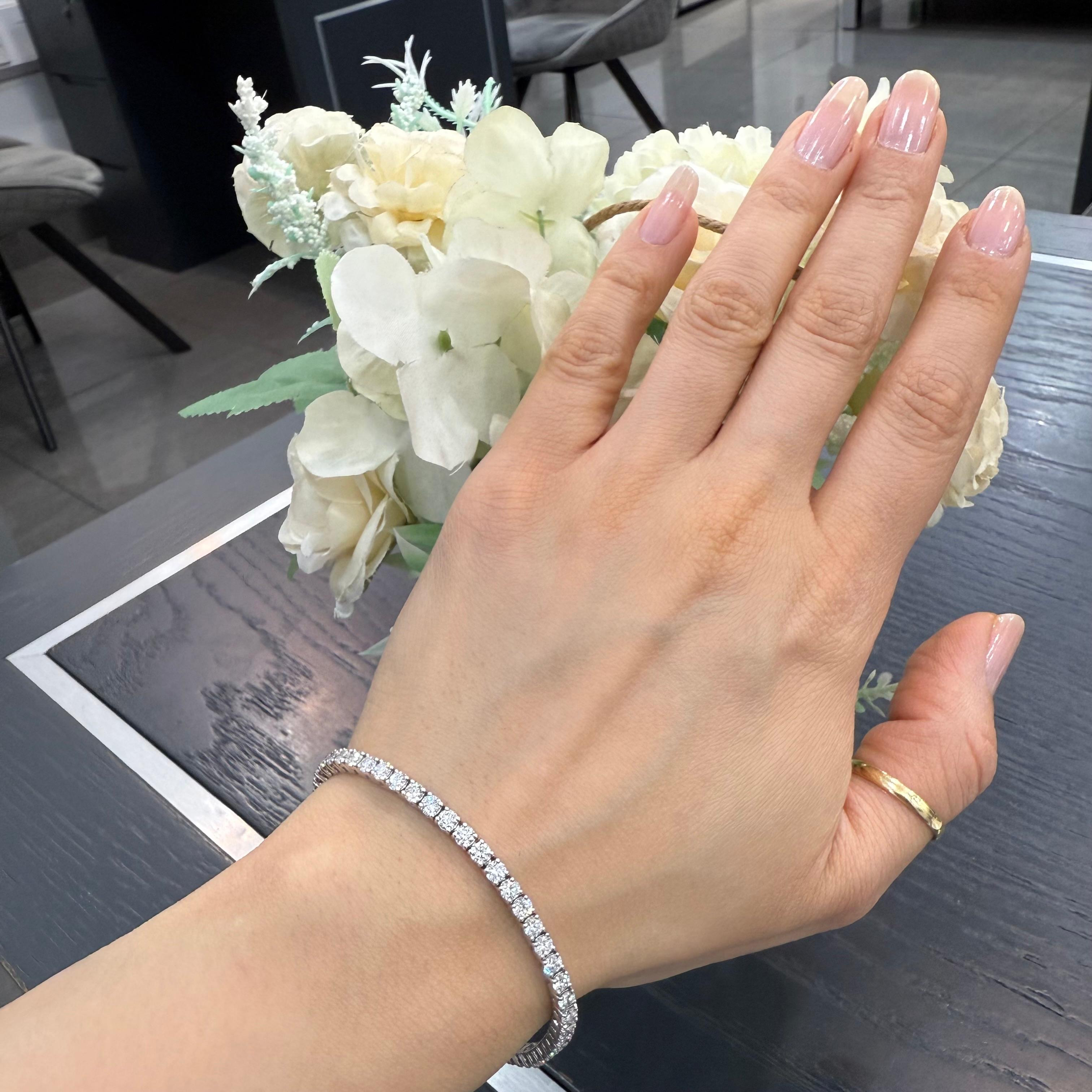 5CT natural ROUND DIAMOND CLAW SET TENNIS BRACELET IN GOLD - 8.00 GRAMS
