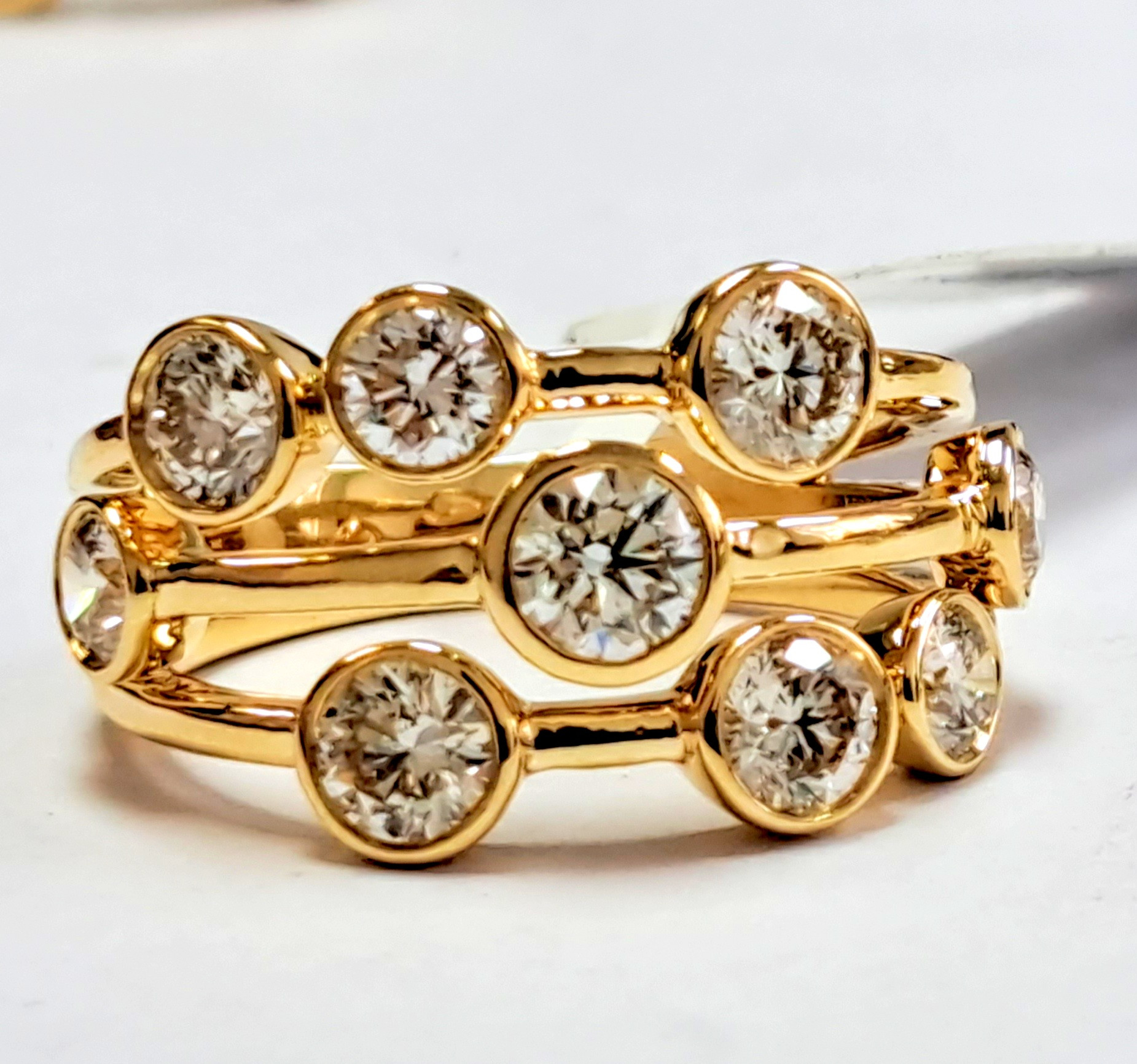 Classic look..! F/VS 2.00 Ct Round Diamond Bezel Set Bubble Ring In 18k Yellow Gold