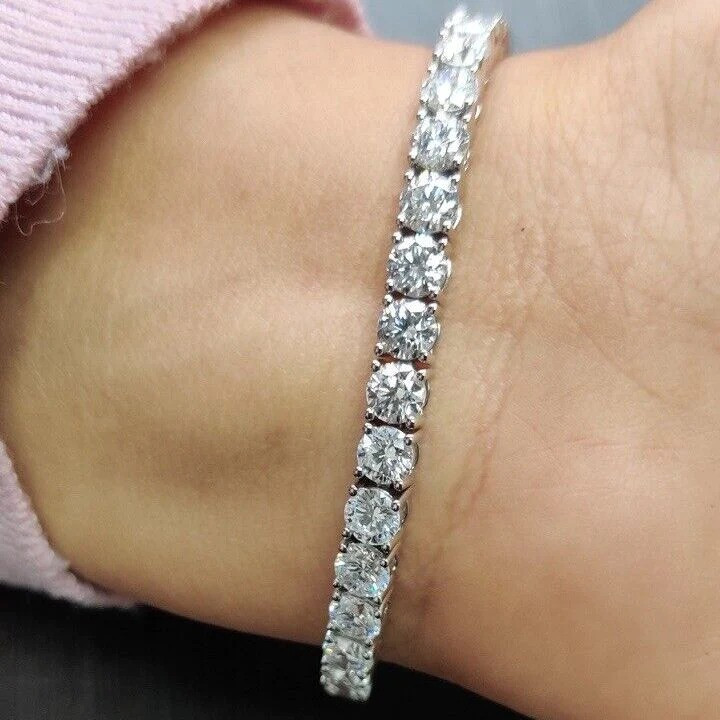 17.50CT G-H/VS ROUND DIAMOND CLAW SET TENNIS BRACELET IN 18K WHITE GOLD - 23.80 GRAMS