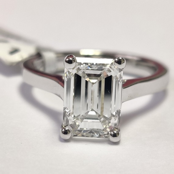 0.30-2.00 CARAT F/VS EMERALD CUT NATURAL DIAMOND SOLITAIRE ENGAGEMENT RING CRAFTED IN 950 PLATINUM